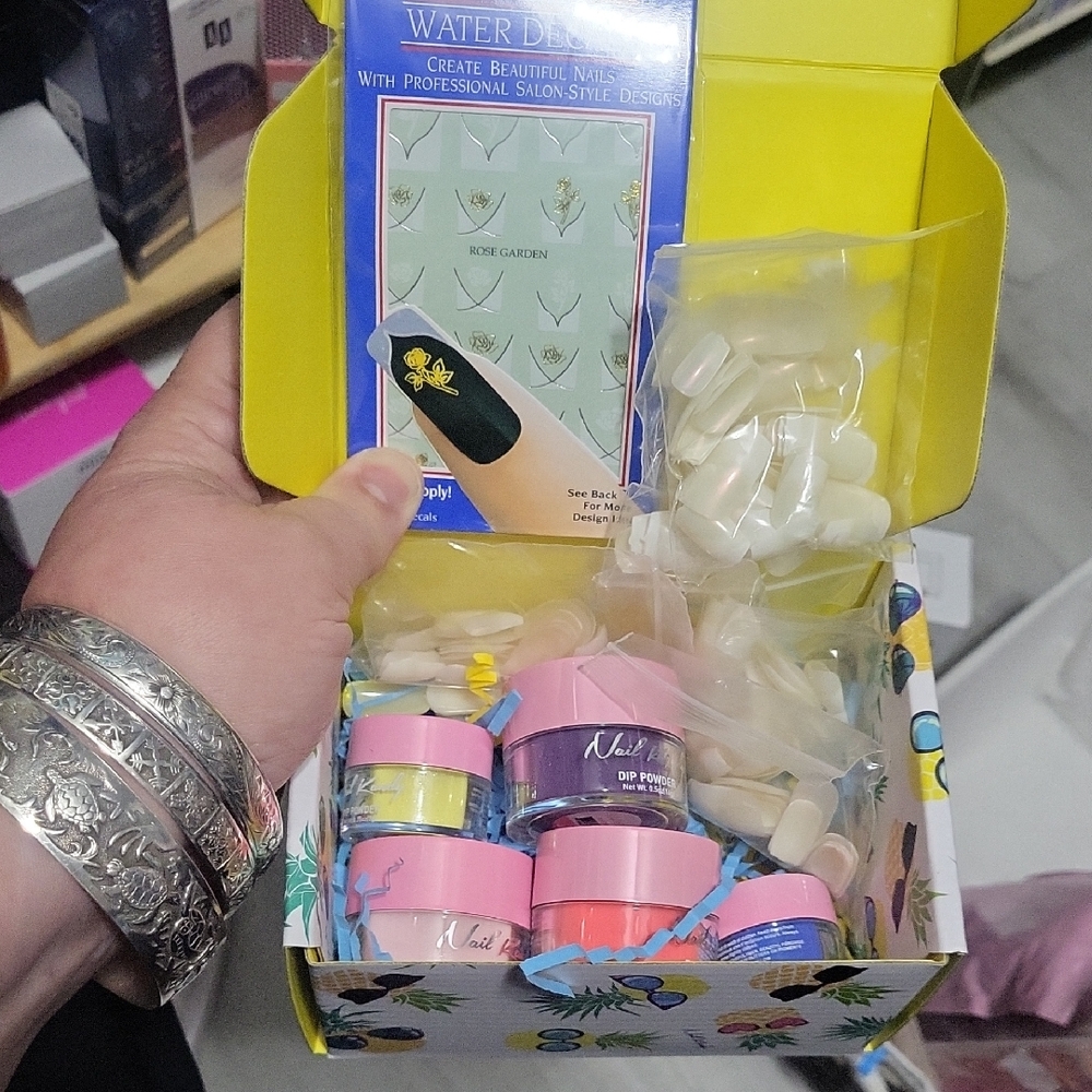 Nail Art Press-On Nails Kit with Water Decals